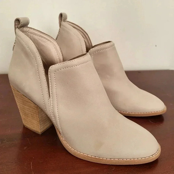 Jeffrey Campbell Rosalee Western Inspired Leather Stacked Heel Ankle Booties(10) - Picture 3 of 10